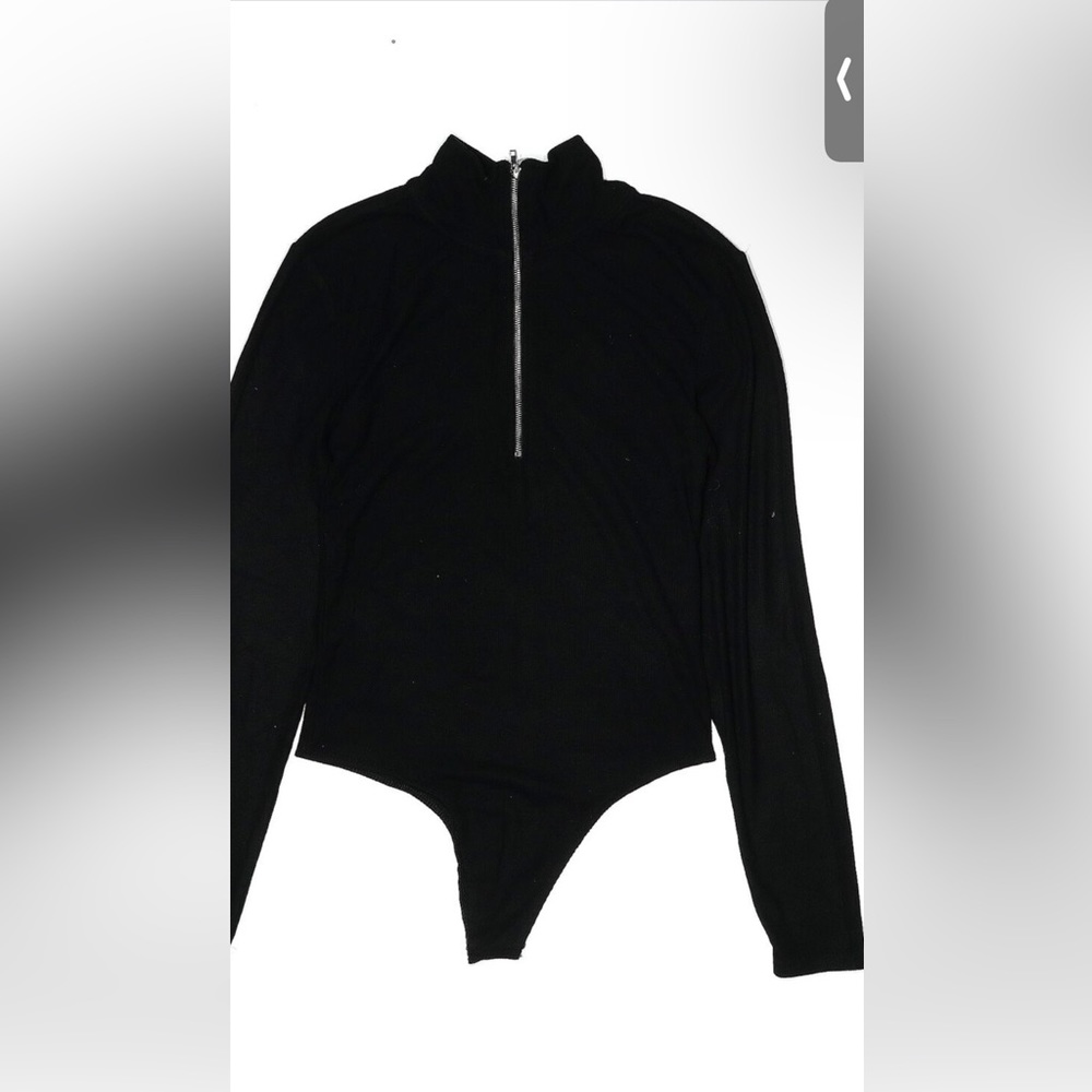 Bb Dakota black long sleeve zip bodysuit. Brand new with tags. Size small